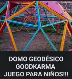 Constructor de Domos Geodésicos en Madera